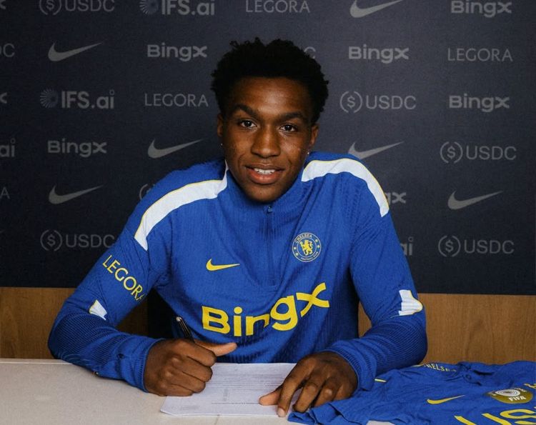 “Çelsi” 18 yaşlı futbolçunu 47 milyon avroya transfer etdi