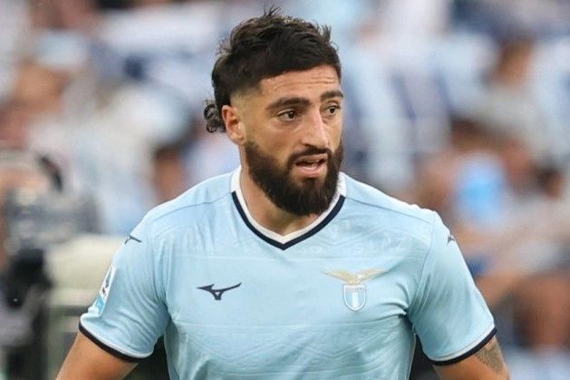 “Latsio” fransalı müdafiəçisi ilə yollarını ayırdı