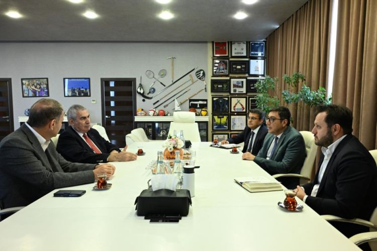 Fərid Qayıbov “SportAccord”un prezidenti ilə görüşdü