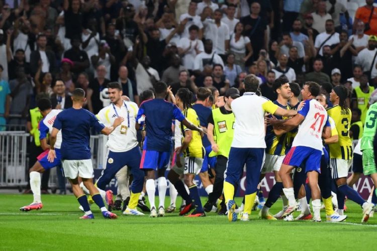 UEFA “Fənərbağça”nın iki futbolçusuna qarşı intizam işi açdı