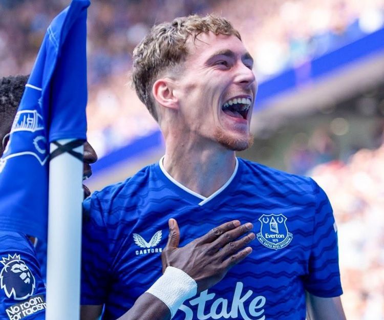 “Çelsi” “Everton”un futbolçusu üçün 75 milyon avro təklif edib