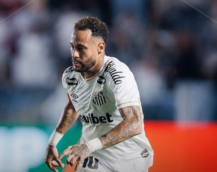 Neymar zədələndi