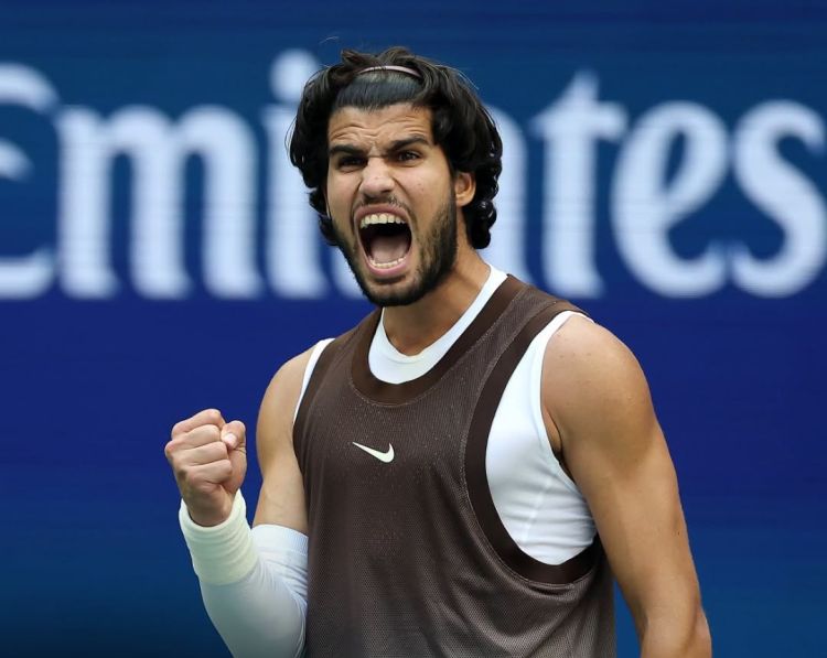 Karlos Alkaras “US Open”də 1/8 finala yüksəlib