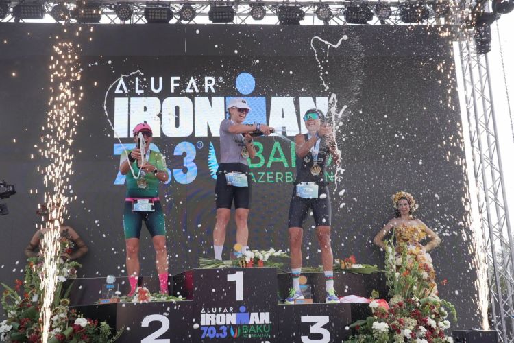 Bakıda keçirilən “IRONMAN 70.3” yarışının qalibləri mükafatlandırıldı