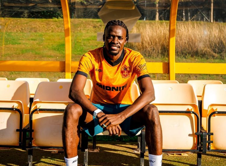 “Çelsi”nin sabiq futbolçusu Çempionşip klubuna keçdi