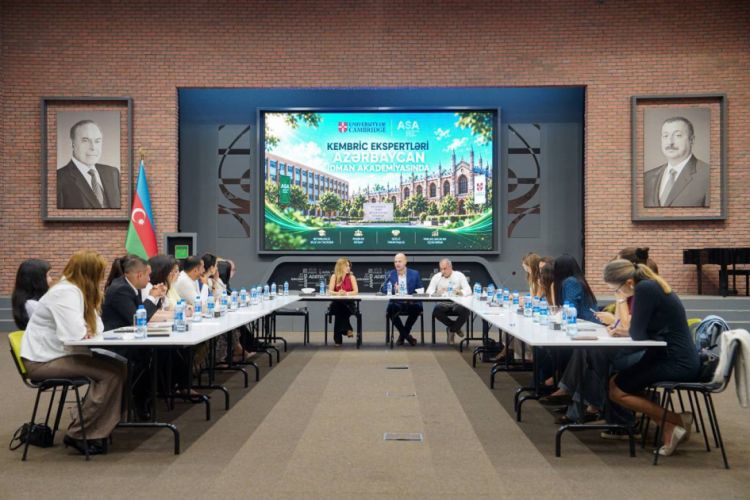 ASA-da təhsildə qiymətləndirmənin beynəlxalq yanaşmaları müzakirə olundu