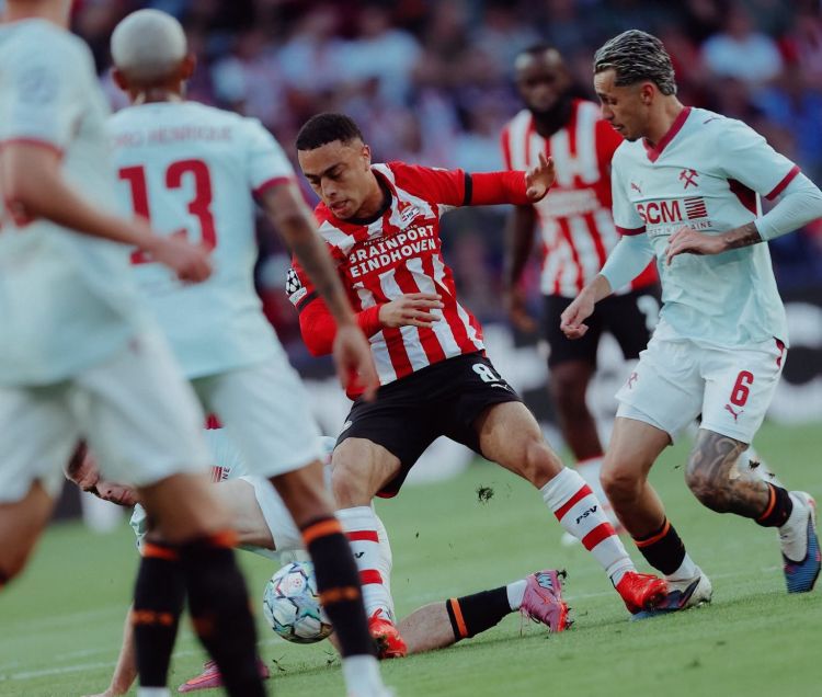 “Şaxtyor” səfərdə PSV ilə heç-heçə etdi
