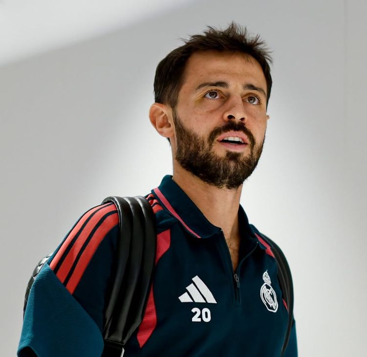 “Mourinyo məndən daha dinamik oyun tələb edir”