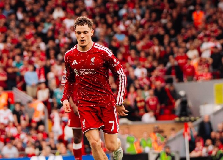 “Bavariya” “Liverpul”un futbolçusunun vəziyyətini izləyir