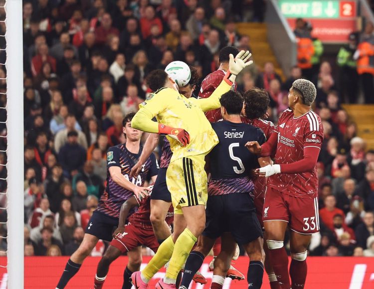 “Liverpul” “Tottenhem”i məğlub edərək növbəti mərhələyə yüksəldi