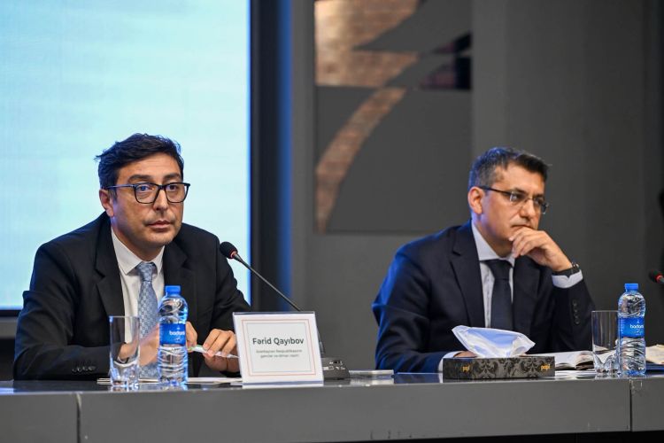 Fərid Qayıbov idman federasiyalarının nümayəndələri ilə görüşüb