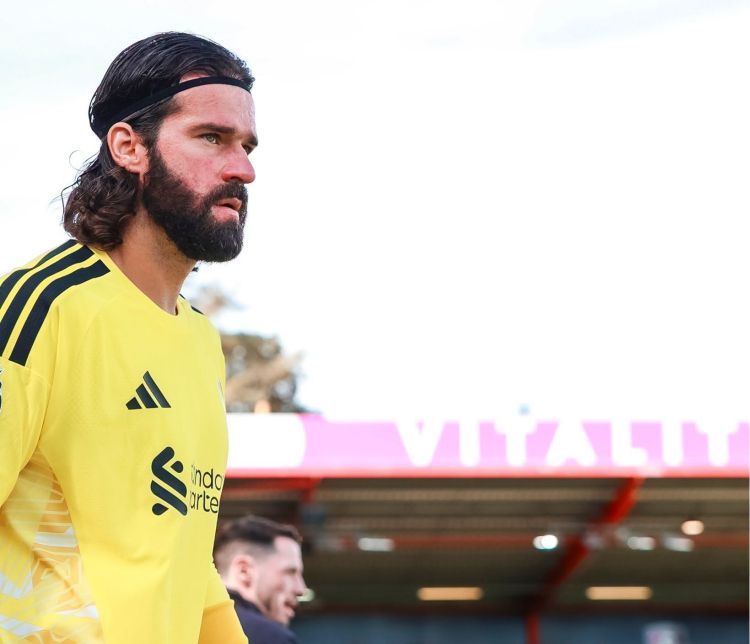 “Liverpul” Alissonla bağlı qərarını verməyib