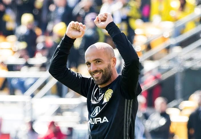 MLS klubunda baş məşqçi qadın hakimə qarşı ifadəsinə görə işdən çıxarıldı