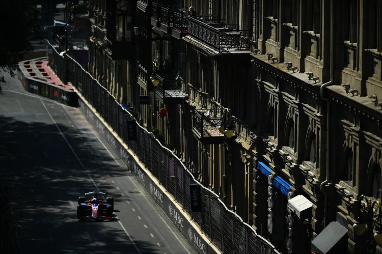 Formula 2 Azərbaycan Qran-Prisində sprint yarışına start verilib