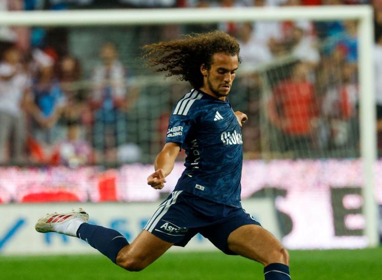 UEFA “Fənərbağça”nın futbolçusunun cəzasını azaltdı