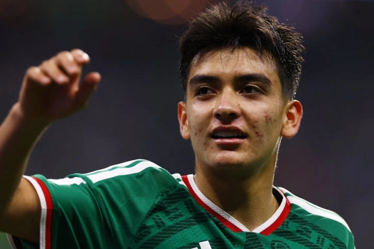 Meksikalı futbolçu Avropa nəhənglərinin diqqətində