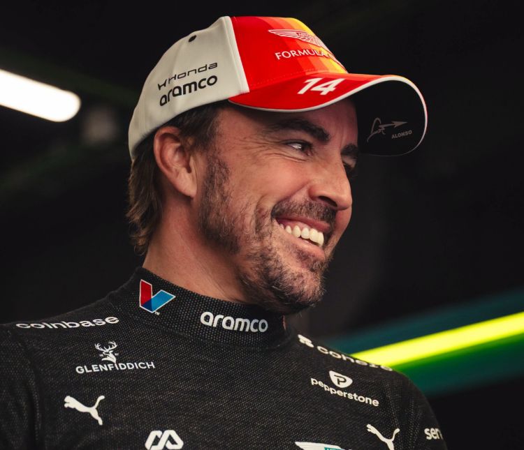 Fernando Alonso “Aston Martin”lə müqaviləsini uzadıb