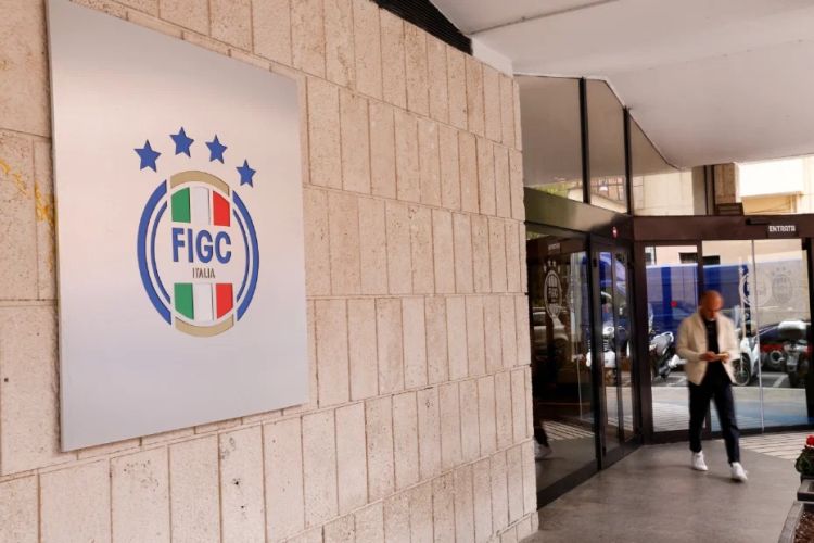 İtaliya Avro-2032 üçün UEFA-ya 14 stadionun siyahısını təqdim edib