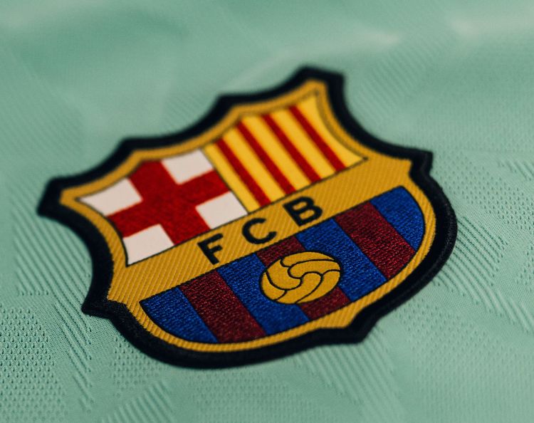 “Barselona” UEFA ilə bağlı yayılan xəbərlərə münasibət bildirdi