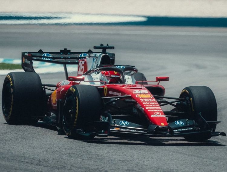 Həmiltonun hərəkəti “Ferrari”yə baha başa gəldi
