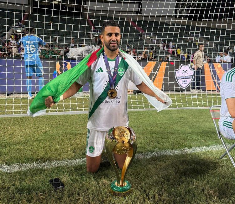Riyad Mahrez karyerasını Qətərdə davam etdirəcək