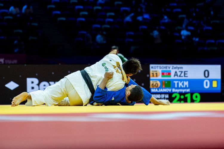 Zelim Kotsoyev dünya çempionatında mübarizəni dayandırıb