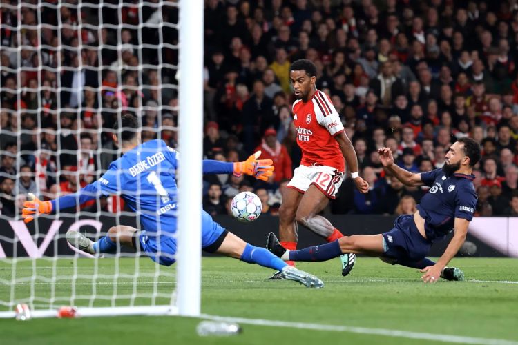 “Arsenal” “Lill”i darmadağın etdi