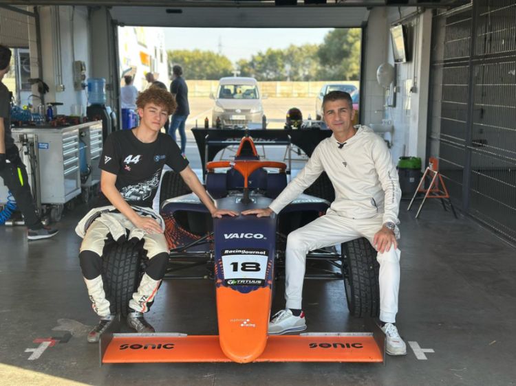 Davin Cəfərov Formula 4 bolidi ilə testlərdə uğurlu nəticə göstərib
