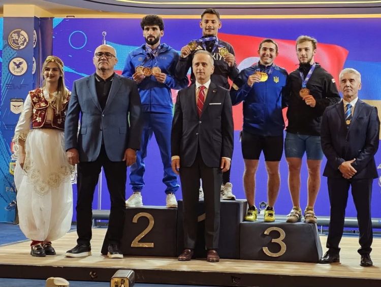 Azərbaycan ağırlıqqaldıranından Avropa birinciliyində 3 medal