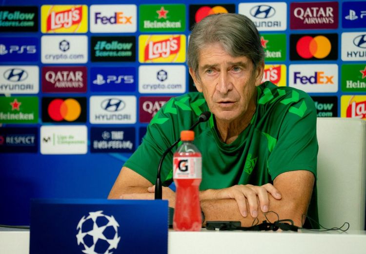 Pelleqrini “Betis”in stadionunun ot örtüyündən narazıdır