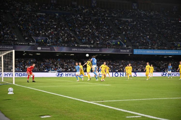 “Napoli” son dəqiqələrdə çətinliklə qələbəsini qorudu