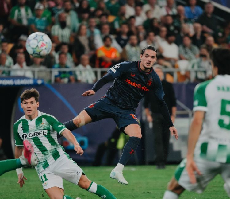 “Betis” “Feyenoord”u məğlub etdi