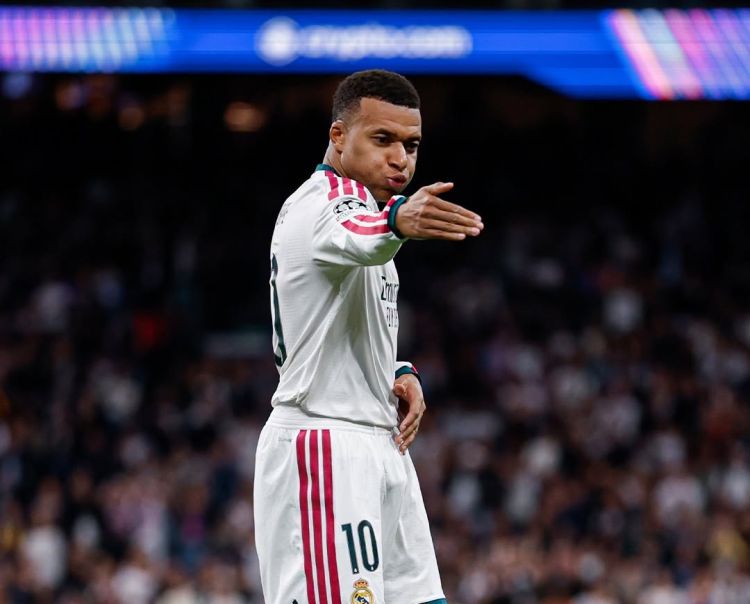 Mbappe “Real”da ilkə imza atdı