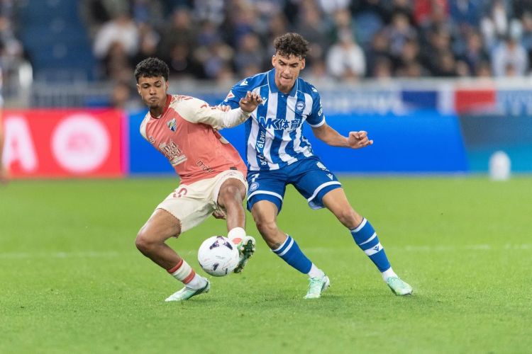 “Alaves” son dəqiqələrdə məğlubiyyətdən xilas oldu