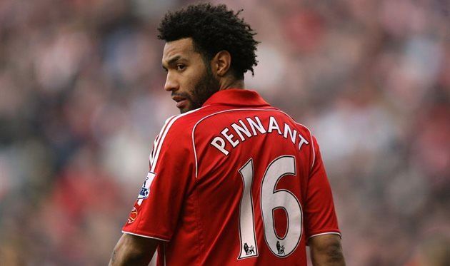 “Liverpul” və “Arsenal”ın sabiq futbolçusu it hücumuna məruz qalıb